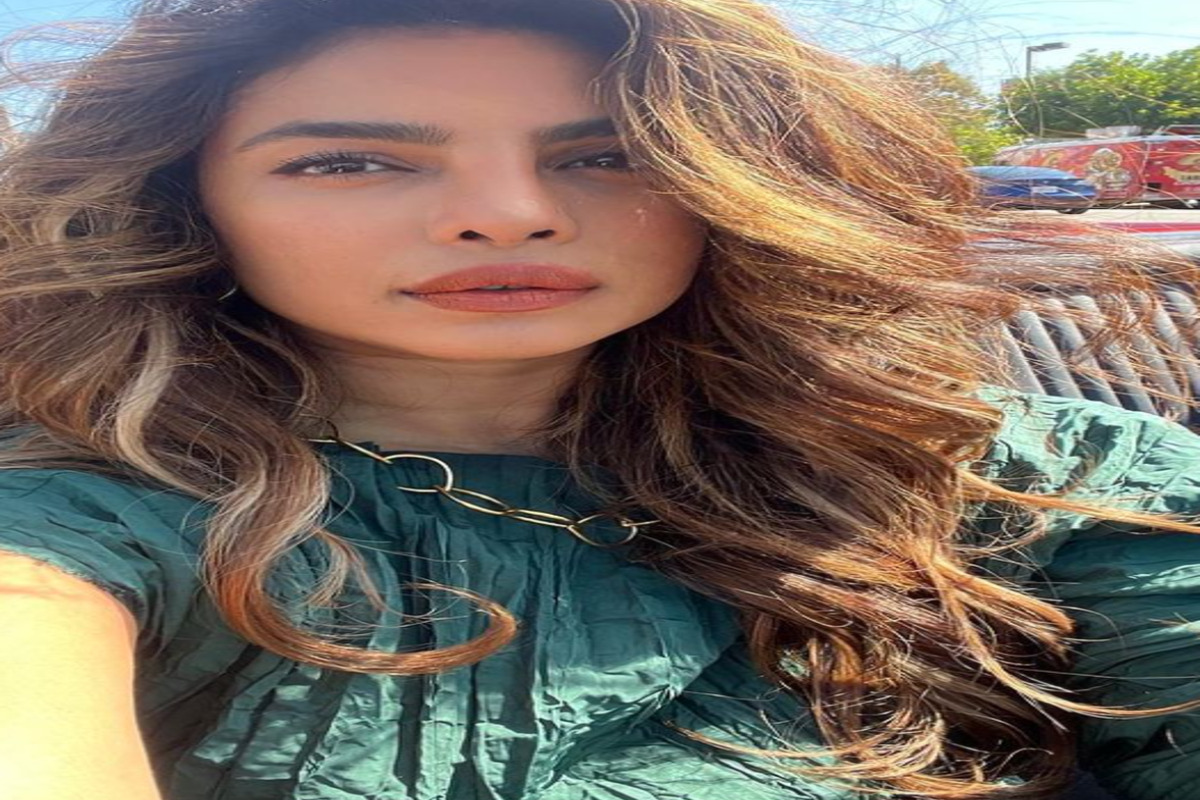 Priyanka Chopra gets overwhelmed with emotions on returning to India