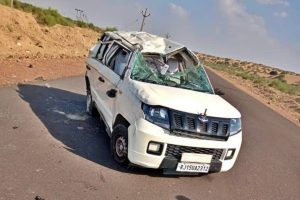 Telangana CID-DG injured, wife dead after car accident in Rajasthan