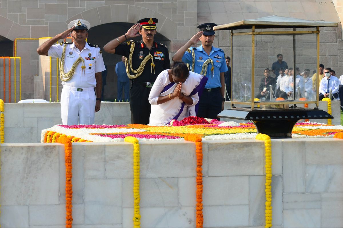 President Murmu, Vice-President Dhankhar pay tributes to Mahatma Gandhi, Lal Bahadur Shastri