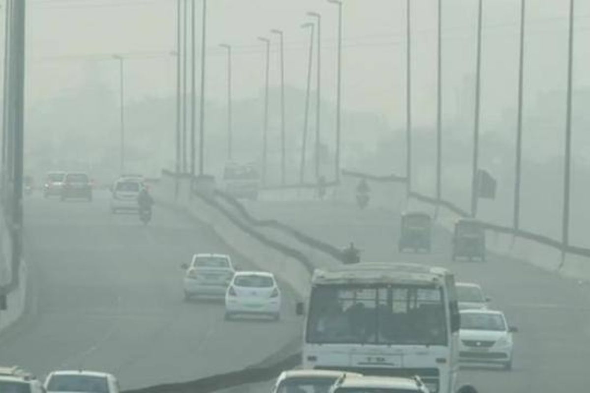 Delhi AQI continues to remain ‘severe’, forecast says ‘stubble burning’ contributed major share