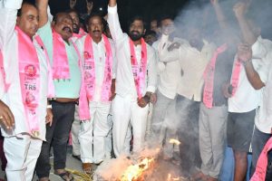 TRS alleges BJP of buying its MLAs