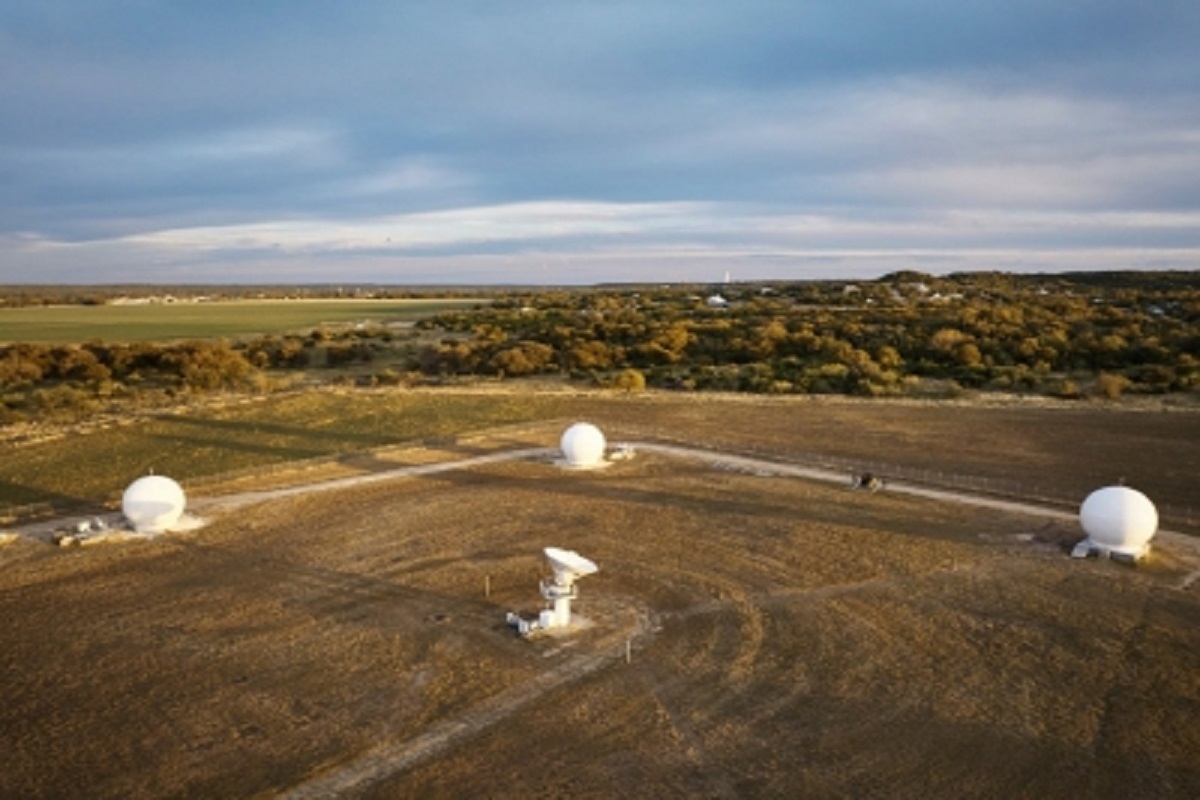 Apple invests $450mn for Emergency SOS via satellite