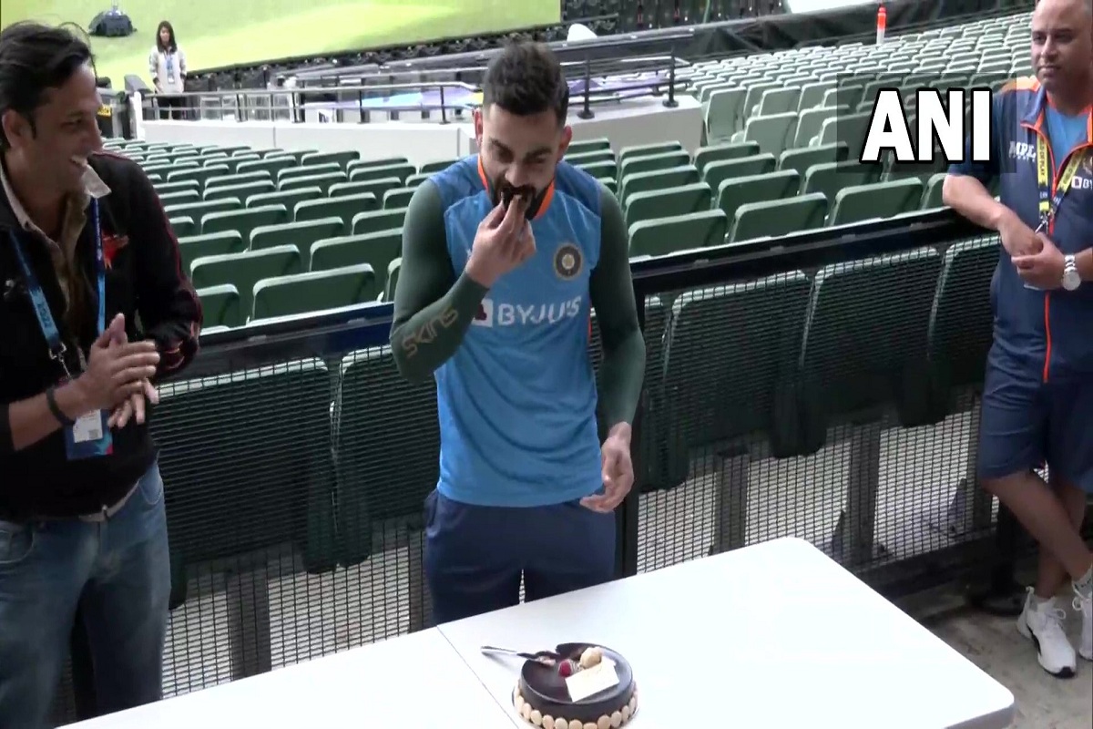 Fans in Melbourne celebrate Virat Kohli’s 34th birthday