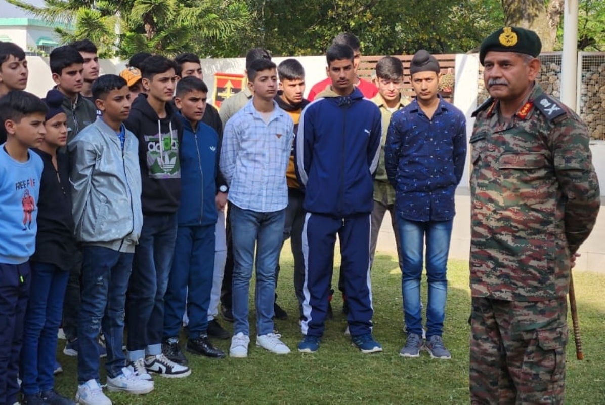 Northern Army Commander asks students to be bedrock of the nation