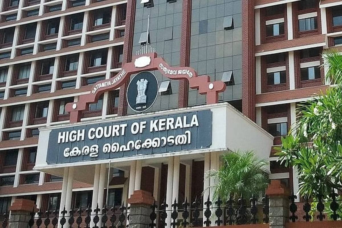 Kerala HC stays Sessions Court order on IAS officer