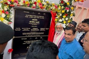 Gadkari inaugurates 2 highway projects worth Rs 1,082 cr in Bengal