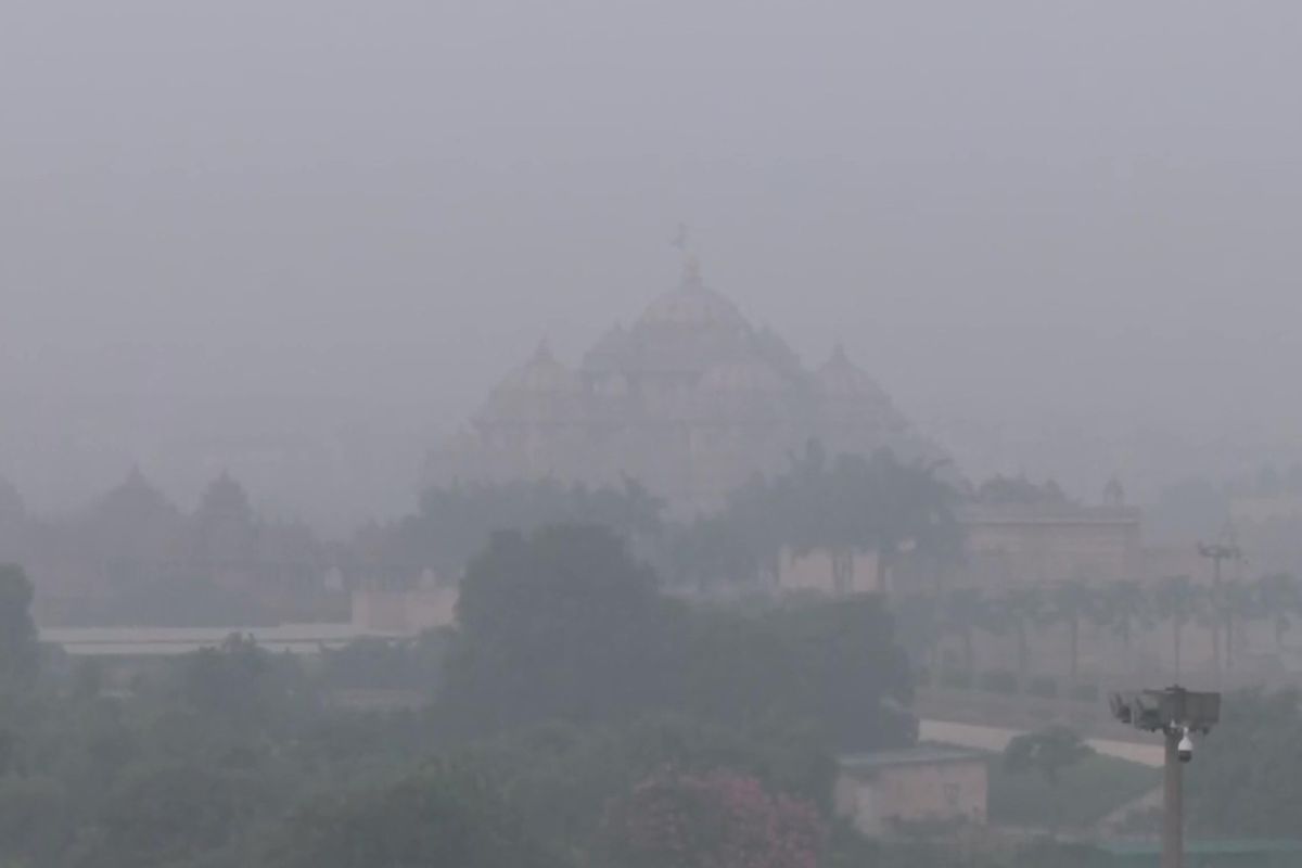 Air Quality Index (AQI) under the 'Very Poor' category, at 326