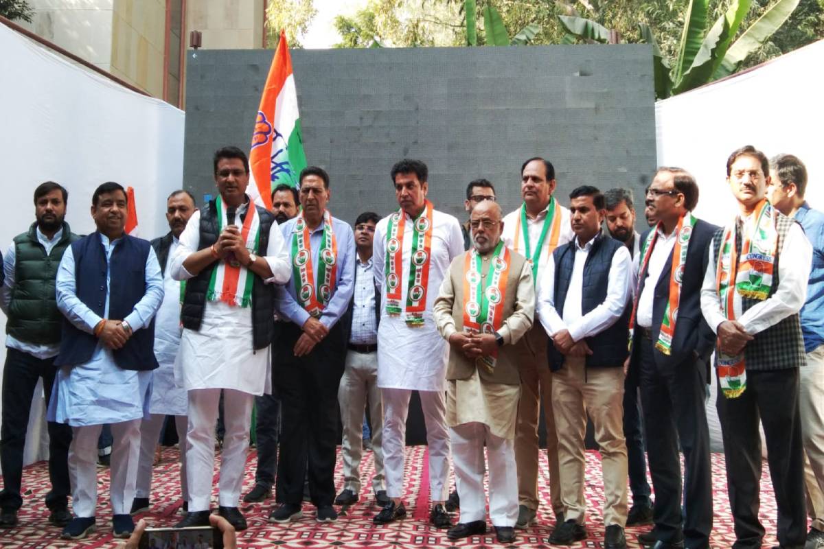 Congress party launches theme song for MCD elections, flags off autos for campaigns