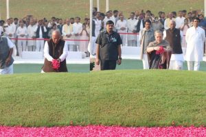Sonia Gandhi, Kharge pay tribute to Jawaharlal Nehru on his birth anniversary