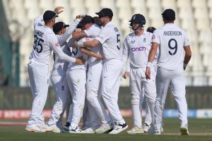 England on verge of completing series whitewash against Pakistan, set target of 167 runs in final Test
