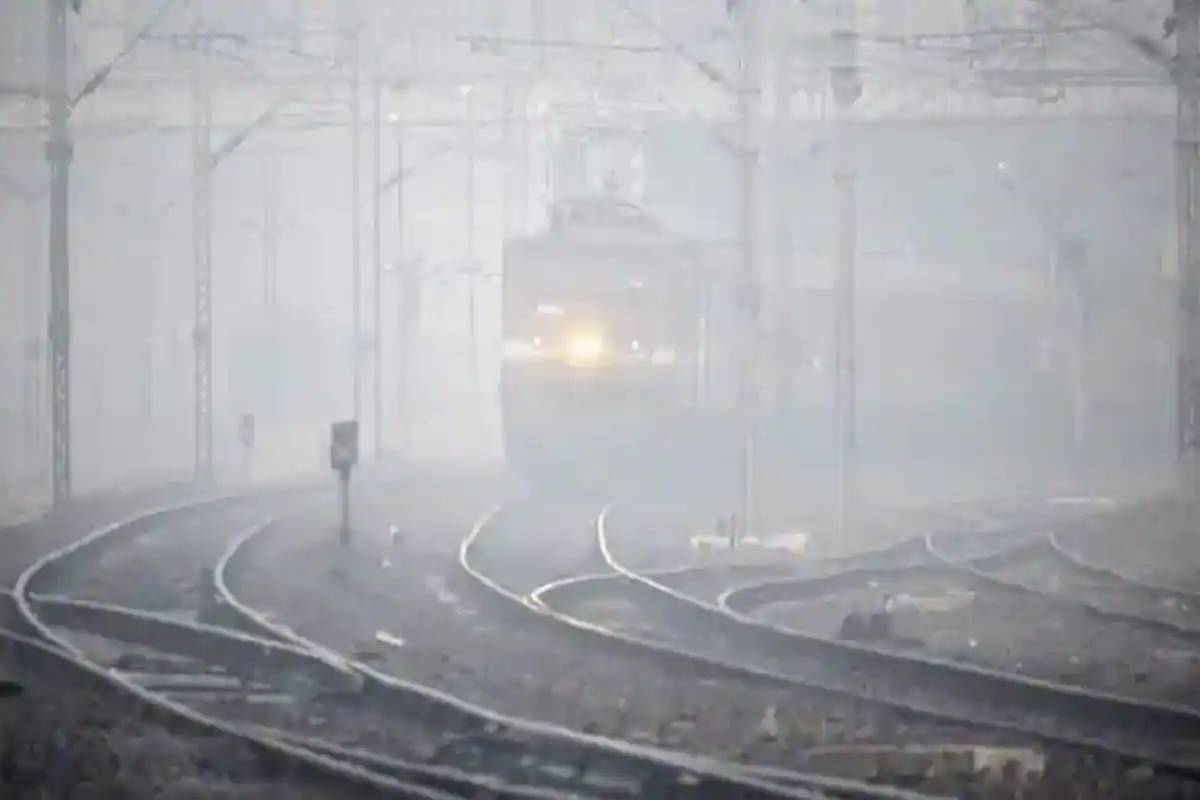 Dense fog in Delhi causes delay in train timings
