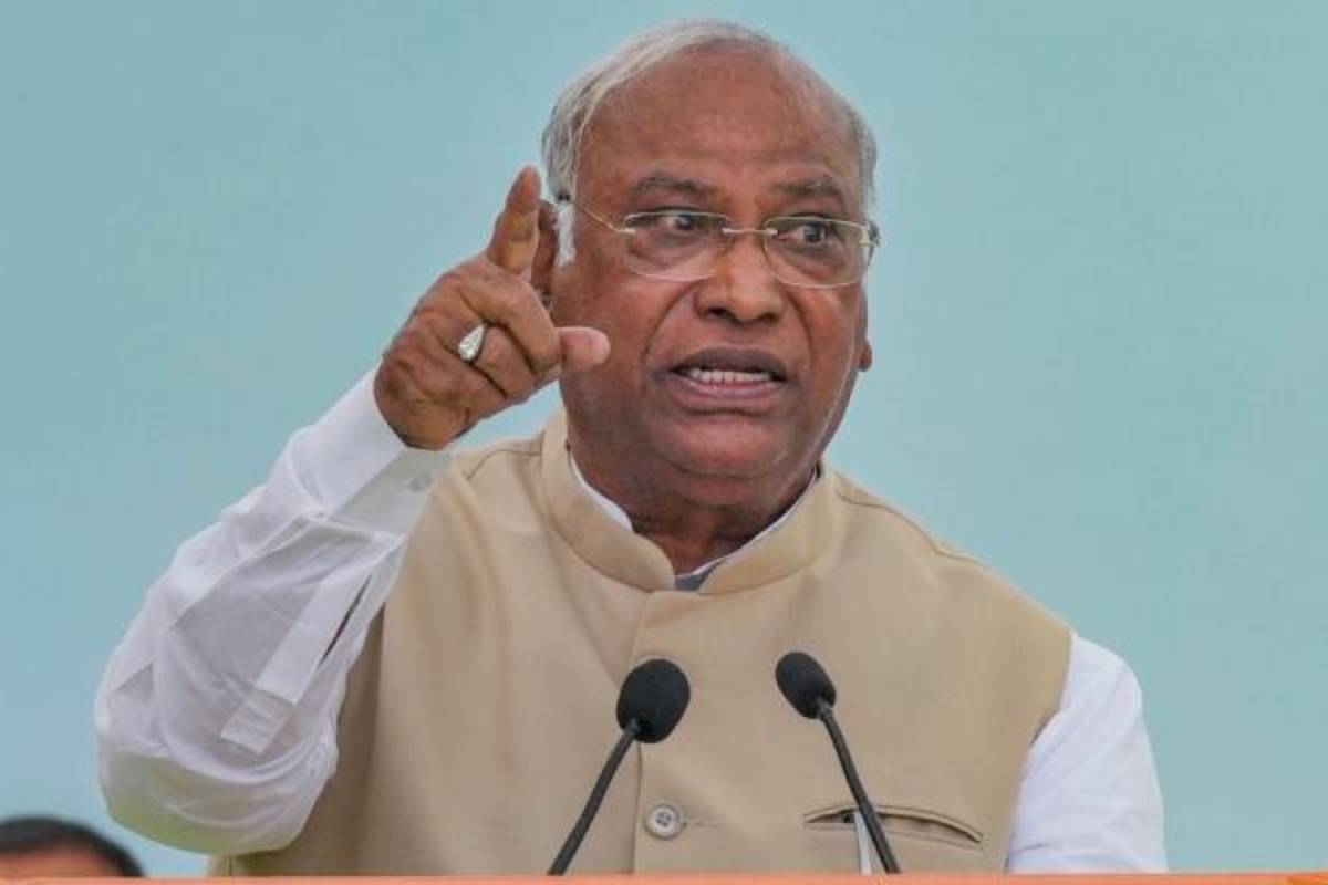 This is to divert attention from Adani issue: Kharge on police reaching Rahul’s house