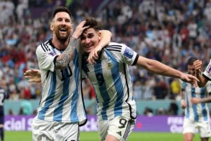 Messi 45 minutes away from Cup as Argentina dominates first half