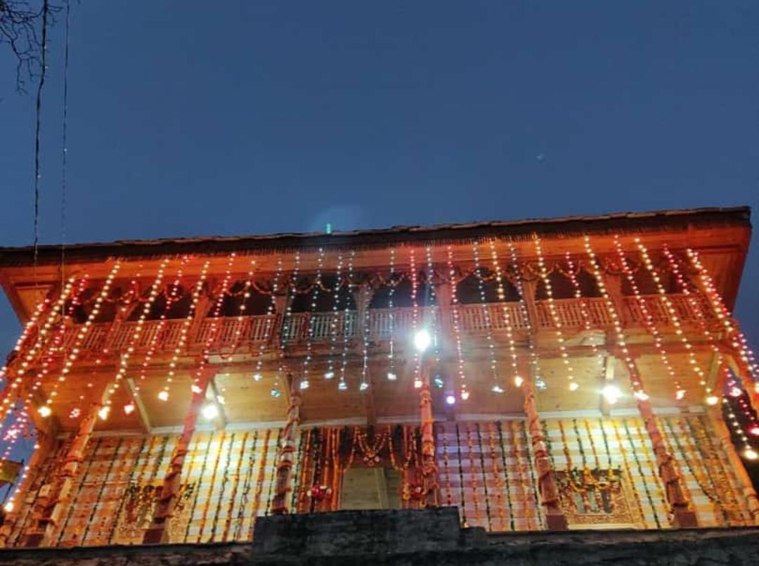 Himachal villagers renovate ancient temple
