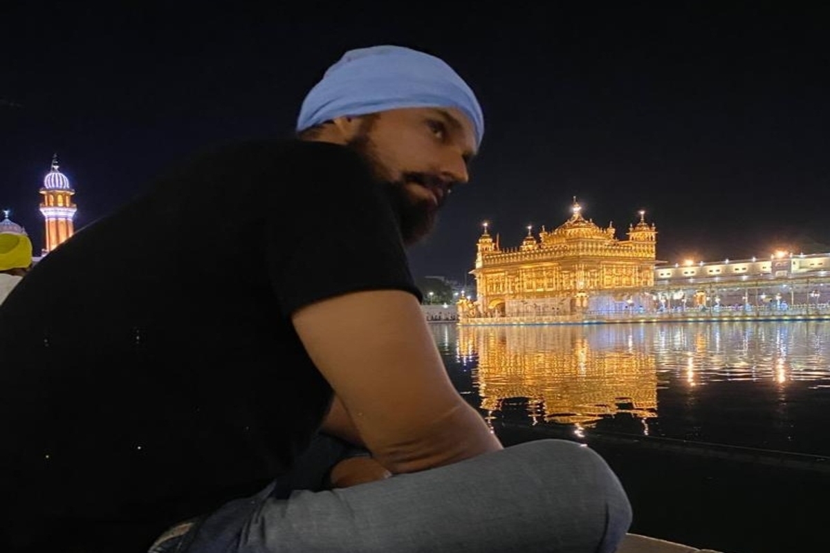 Randeep Hooda offered apologies to Guru Granth Sahib for not keeping his word