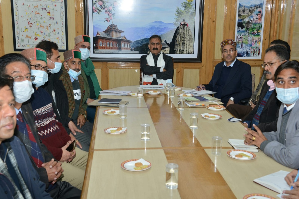 Himachal CM asks health officials to keep strict vigil on corona cases