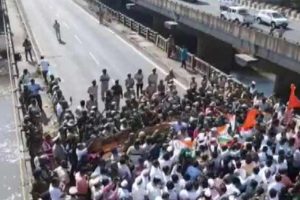 300 protesters from Maharashtra stopped at Karnataka border