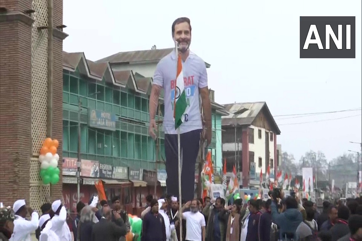 Rahul Gandhi hoists flag, ends Bharat Jodo Yatra