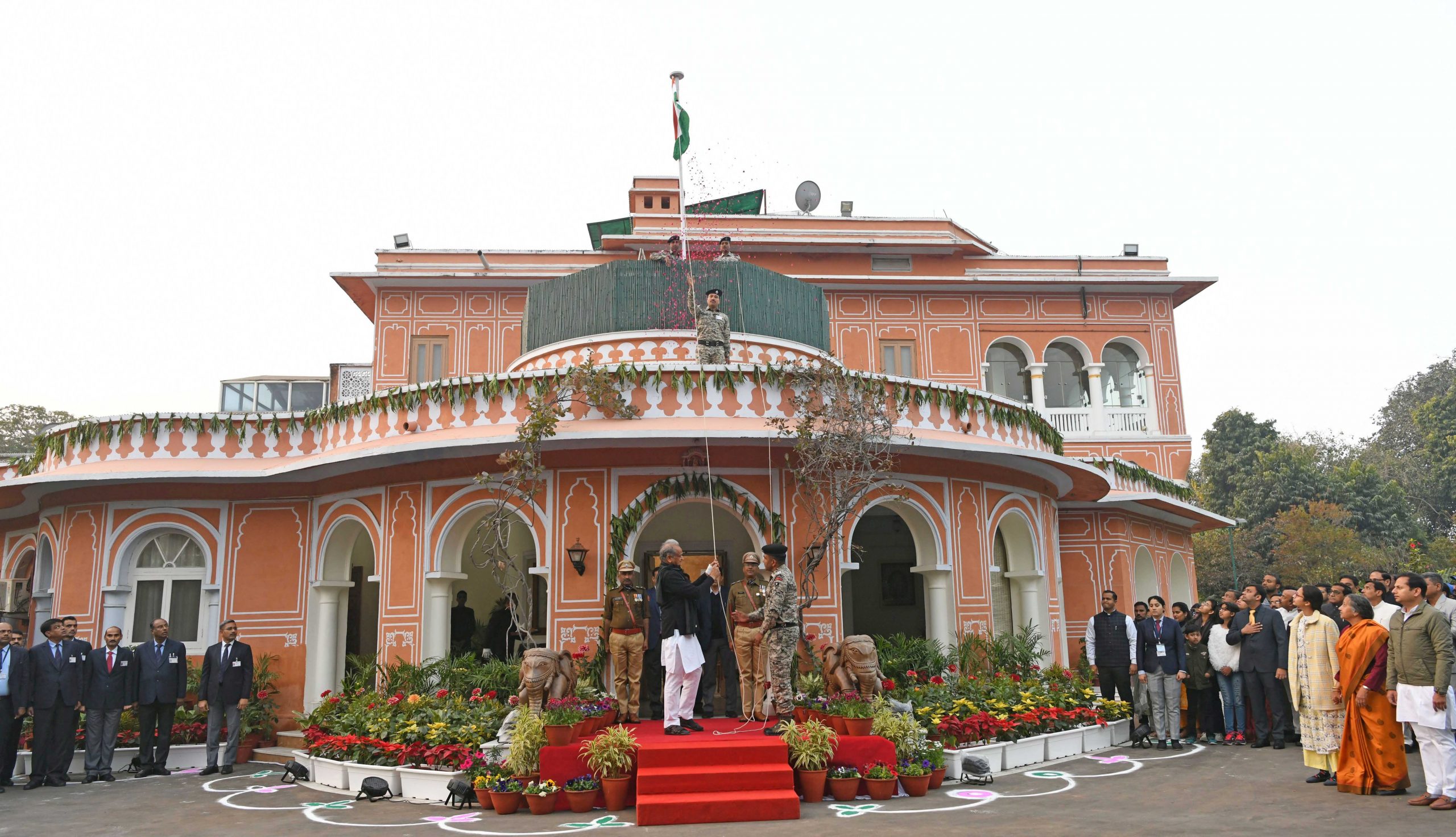 Rajasthan CM Ashok Gehlot unfurling tricolour at his residence