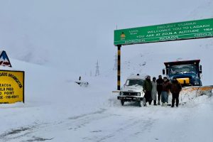 Amidst India-China standoff BRO keeping Zojila Pass open in -20 degrees Celsius