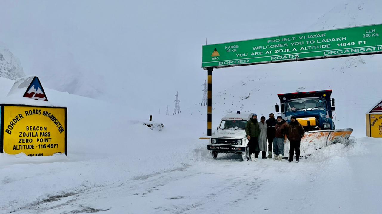 Amidst India-China standoff BRO keeping Zojila Pass open in -20 degrees Celsius