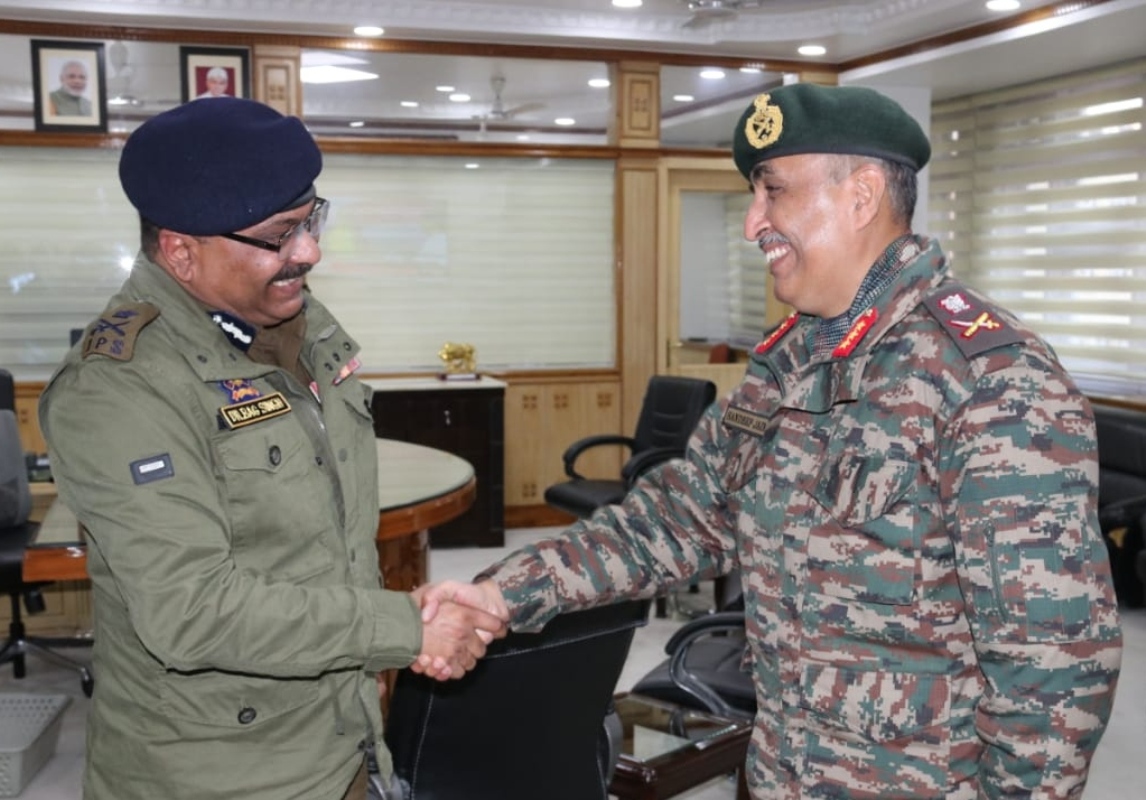 Army GOC, DGP discuss security scenario in border districts in J&K