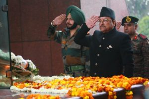 MoS-Defence pays tributes to bravehearts at Tiger Division of Army