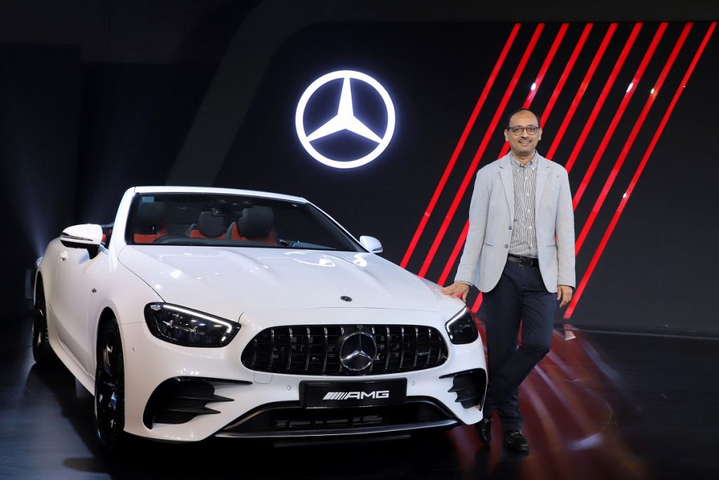 https://www.thestatesman.com/wp-content/uploads/2023/01/Santosh-Iyer-MD-CEO-Mercedes-Benz-India-launching-the-new-AMG-E-53-Cabriolet-at-APC_3-1024x683.jpg