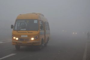 Dense fog engulfs Delhi: trains, flights delayed due to low visibility