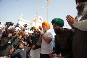 Amritsar: Rahul Gandhi visits Sri Harmandir Sahib as Bharat Jodo Yatra enters Punjab
