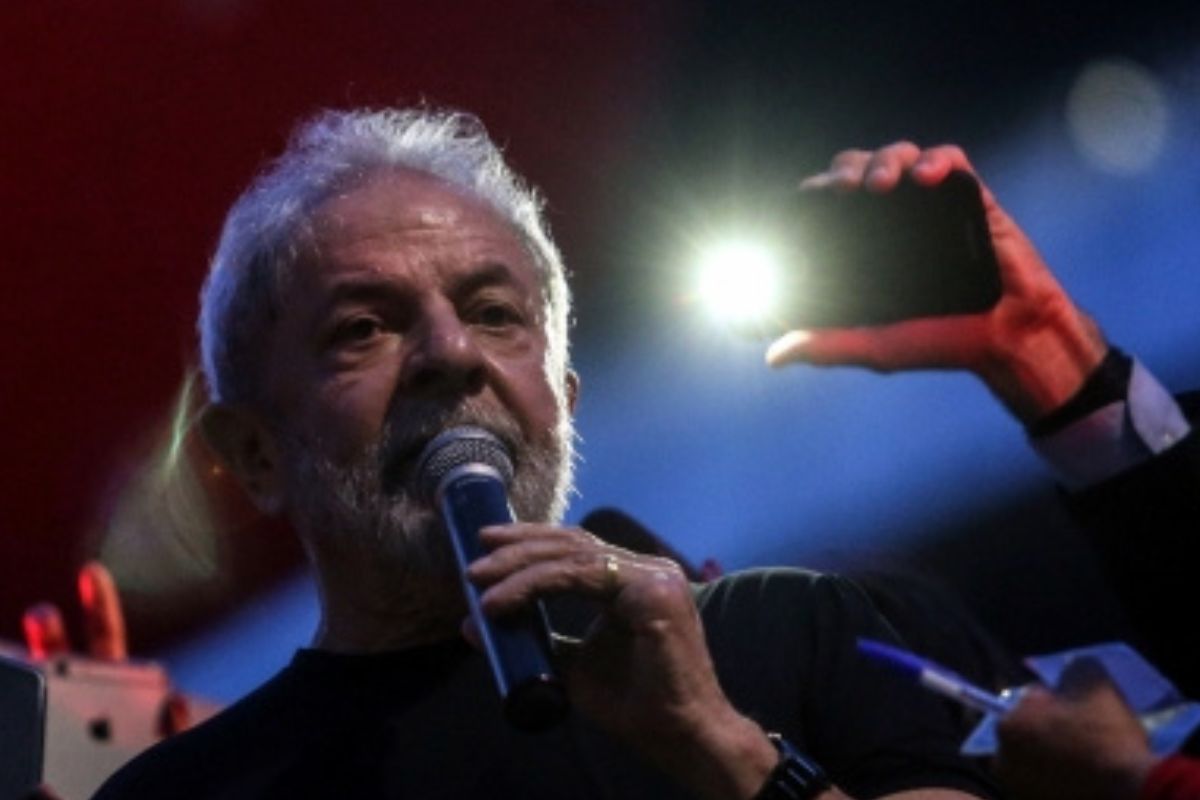 Brazil's President Lula criticizes police for protesters' breach of government buildings