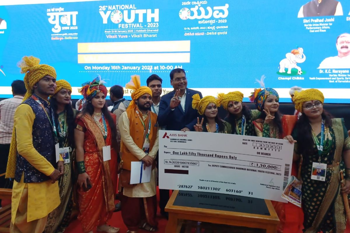 UP CM praises State team for winning first prize in National Youth Fest