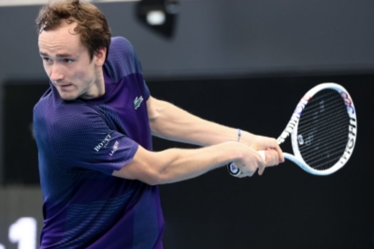 Daniil Medvedev thrashes Kecmanovic, advances to quarters