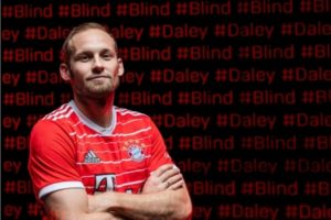 Transfer news: Bayern Munich sign Daley Blind on a six-month deal