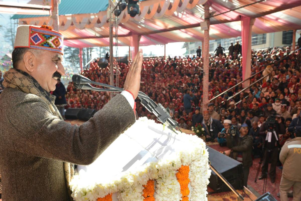 Himachal CM announces indoor stadium and ice skating rink at Manali