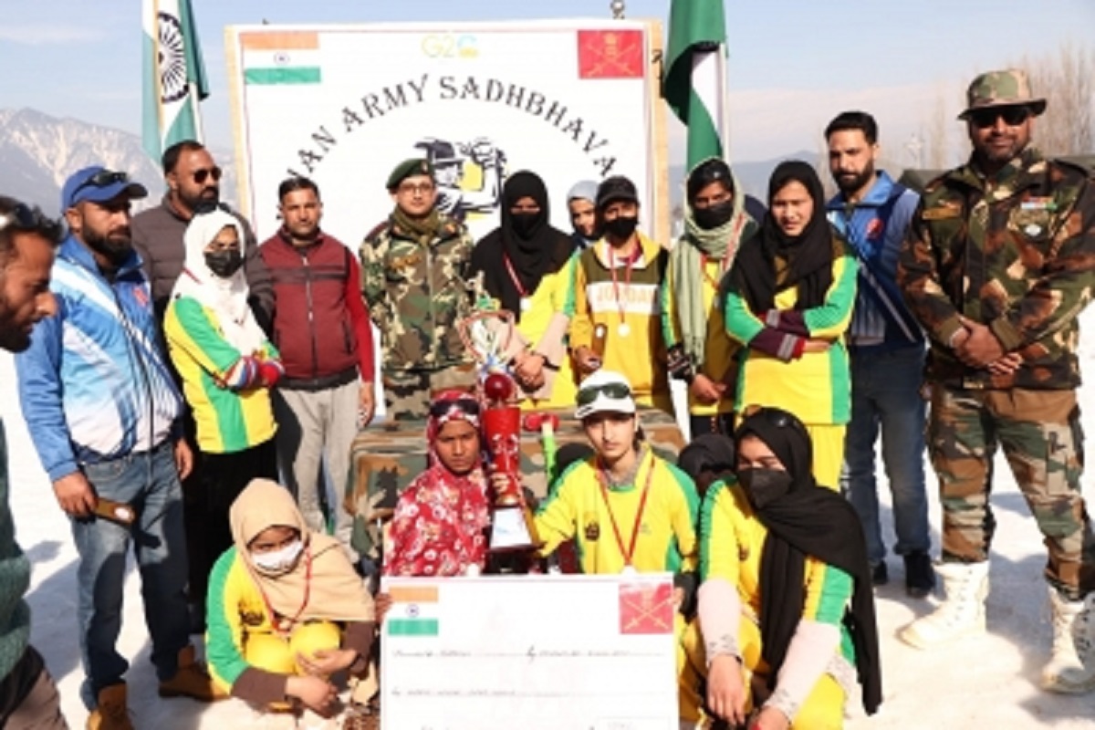 Army organises women’s snow cricket tournament in Kashmir
