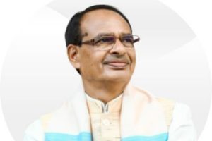 MP CM personally distributes acceptance letters for Laadli Behna Scheme