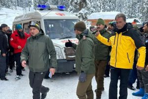 Two Polish skiiers buried under avalanche at Gulmarg, 21 rescued