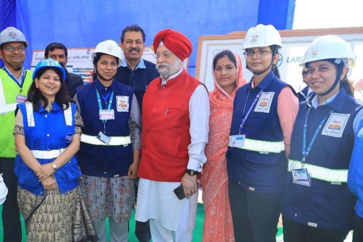 Union minister Puri all praise for upcoming Raj petroleum refinery