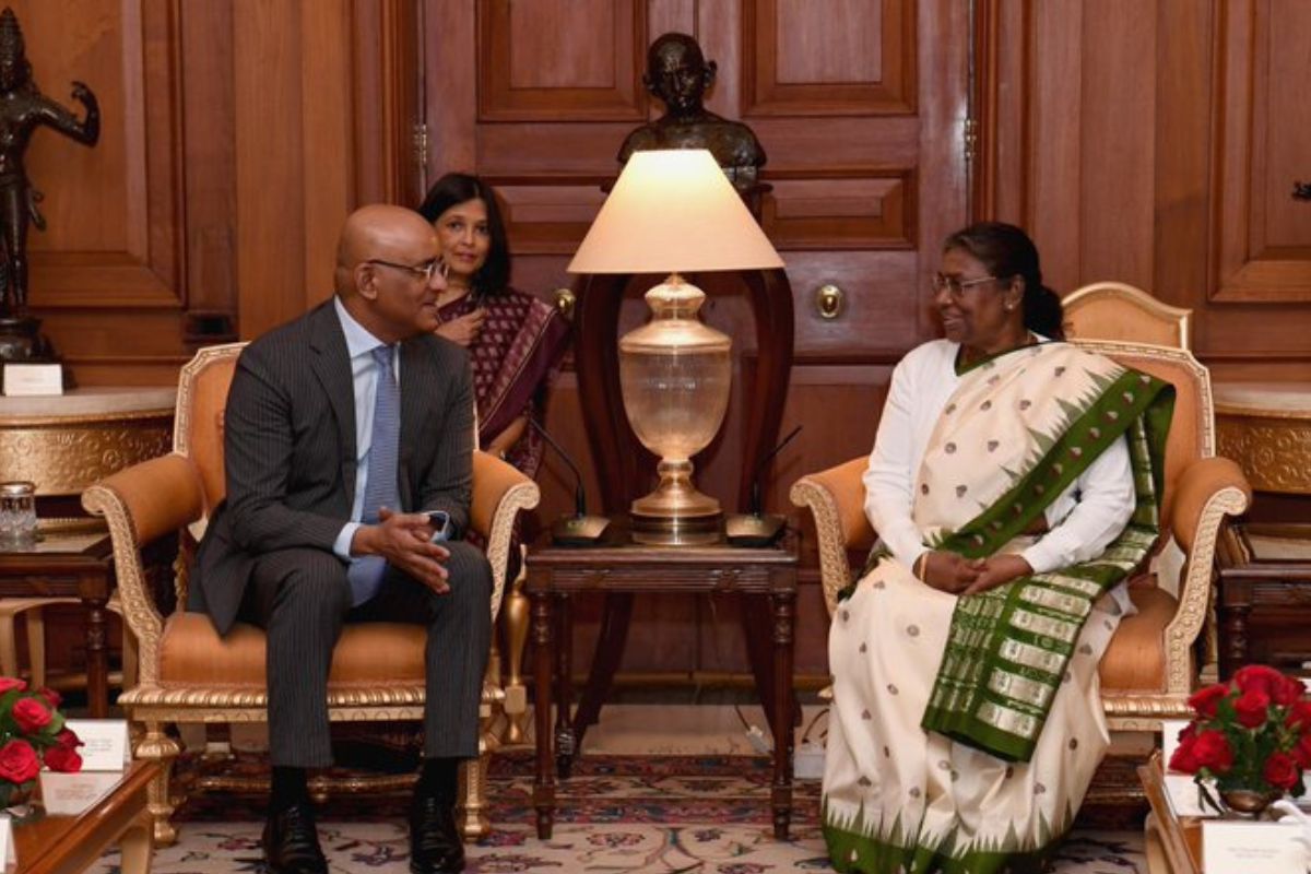 Guyana’s Vice President Bharrat Jagdeo meets President Droupadi Murmu