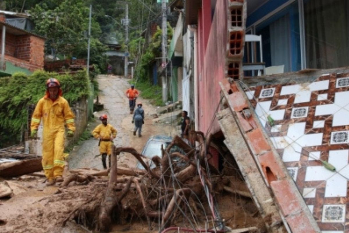 Death toll from Brazil landslides increases to 65