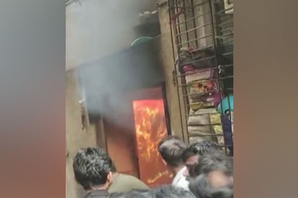 Mumbai: 10 hospitalised, 80 rescued in Mulund building fire