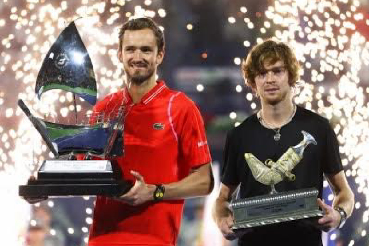 Medvedev ends Djokovic win streak to set up Dubai final with Rublev