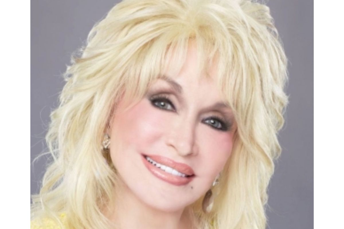 Dolly Parton says she will ‘never admit’ to being old