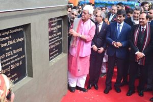 L-G Sinha lays foundation stone for Mall of Srinagar