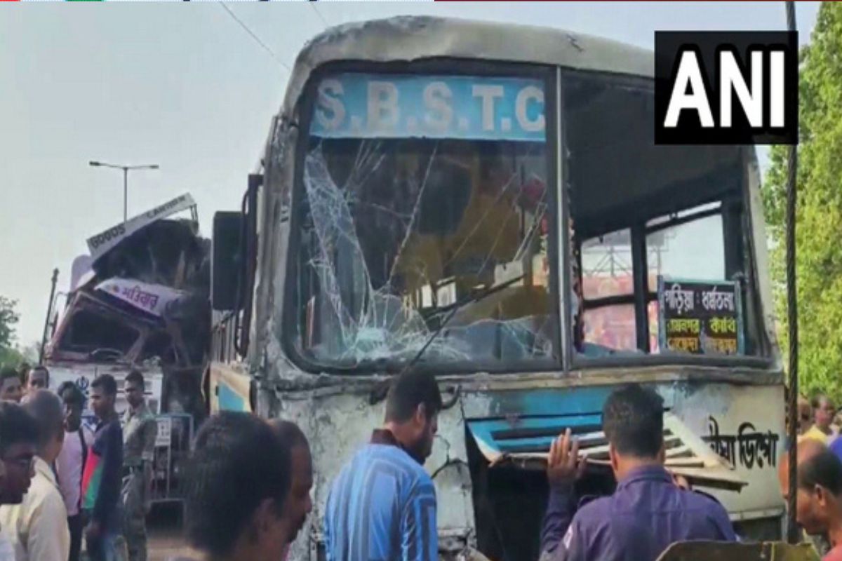 West Bengal: 27 injured as bus, oil tanker collide on Haldia-Mecheda Highway