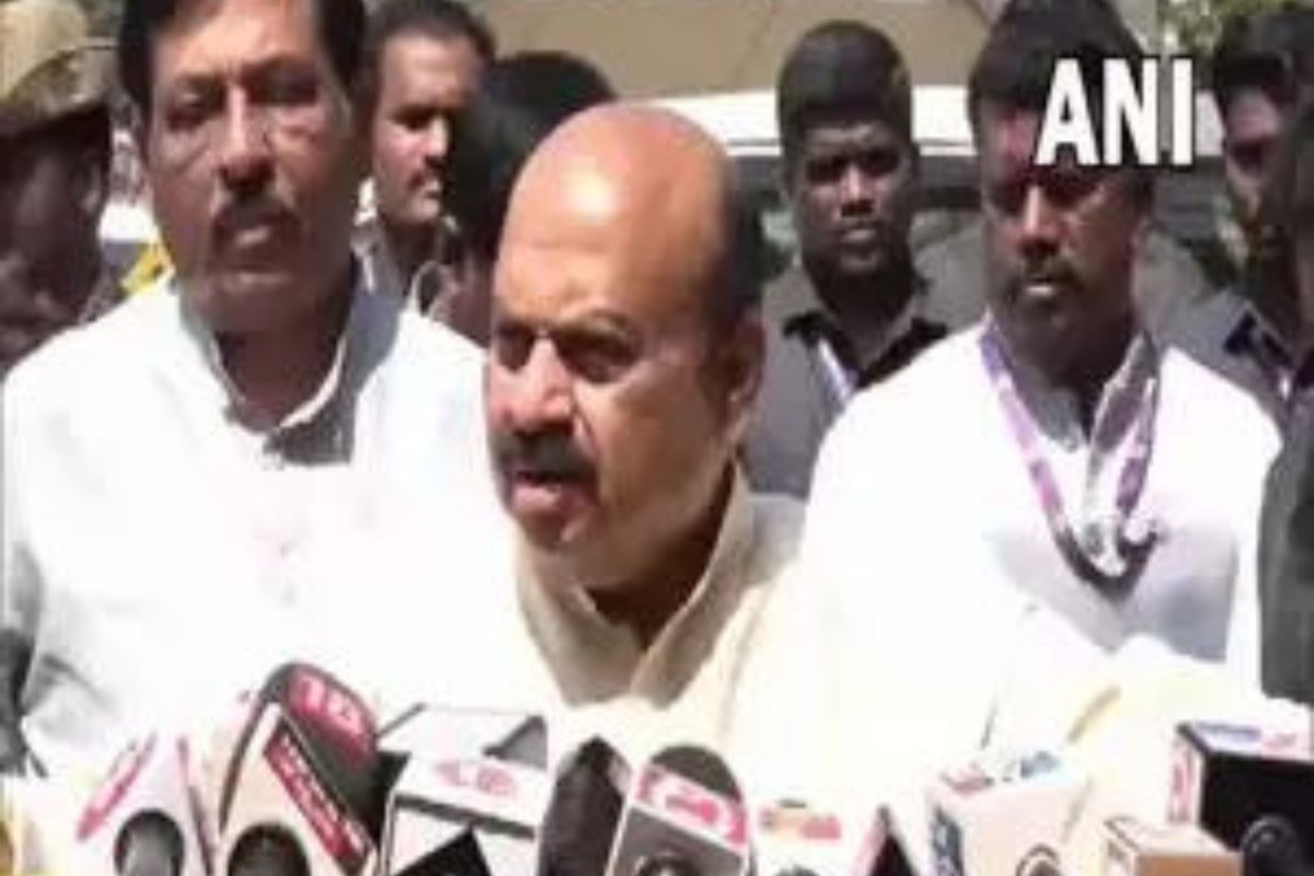 Bommai govt relents, announces 17 pc salary hike to employees who have gone on indefinite strike