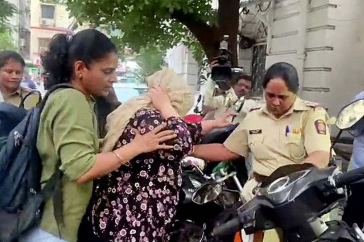 ‘Threats’ to Maha DyCM’s wife: Mumbai cops nab fugitive bookie from Gujarat