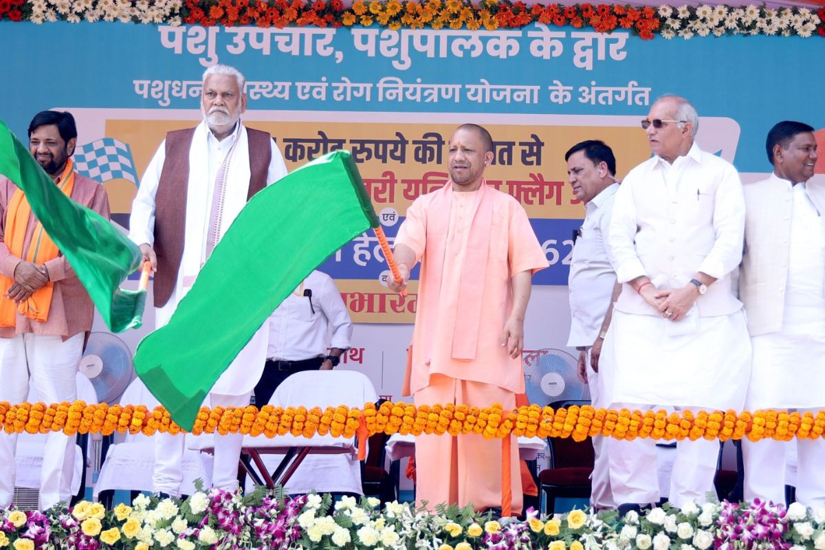 CM Yogi flags off 520 mobile veterinary units under Livestock Health and Disease Control Scheme