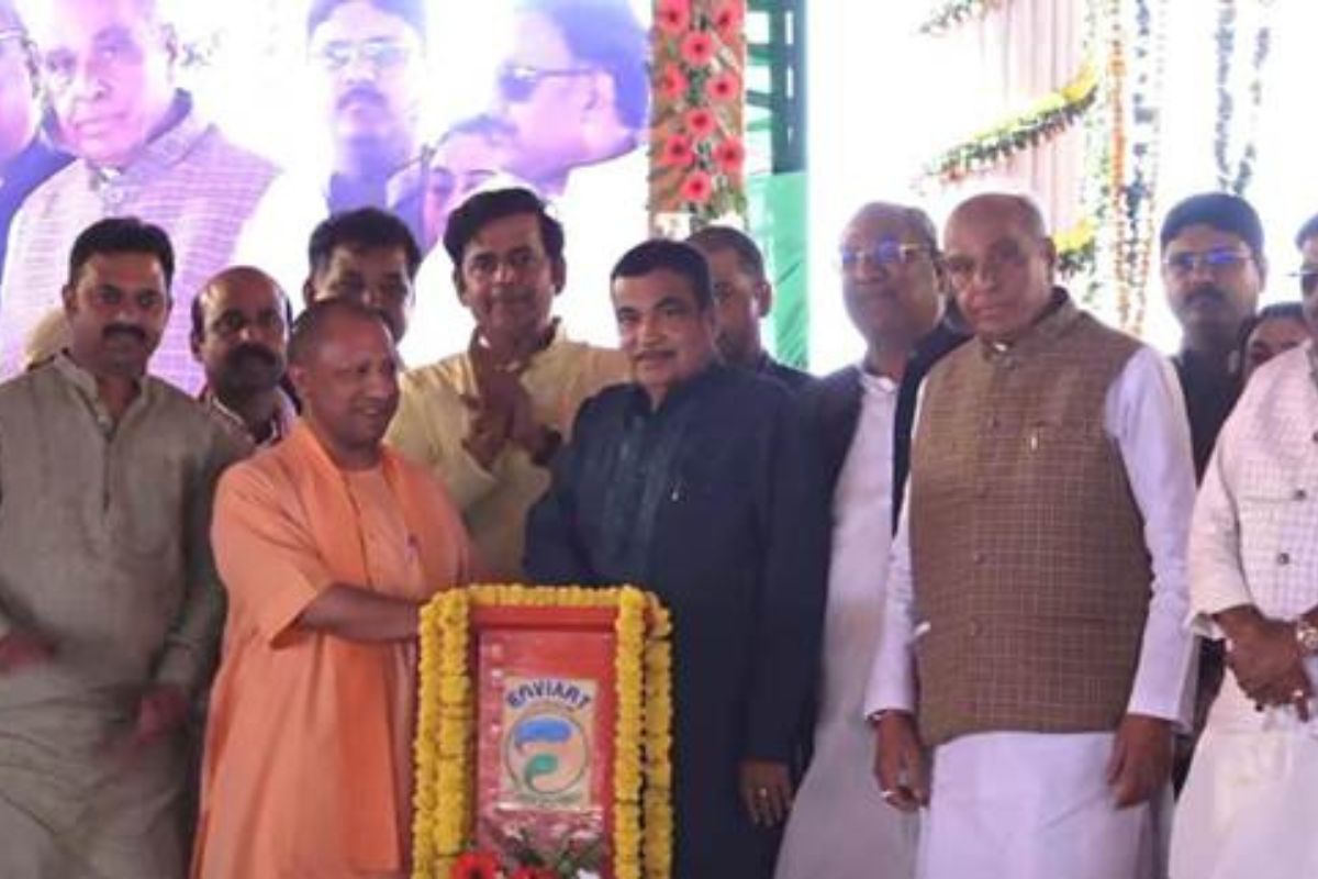 Nitin Gadkari lays stone for 18 NH projects in UP - The Statesman